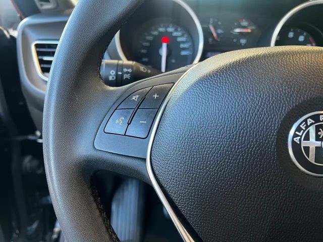 Alfa Romeo Giulietta Basis KLIMA NAVI