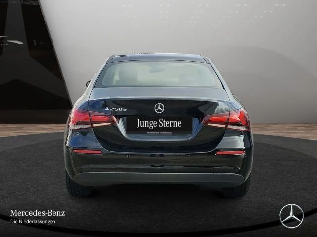 Mercedes-Benz A 250 A 250 e Style