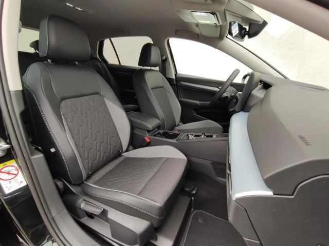 Volkswagen Golf 1.5 eTSI DSG