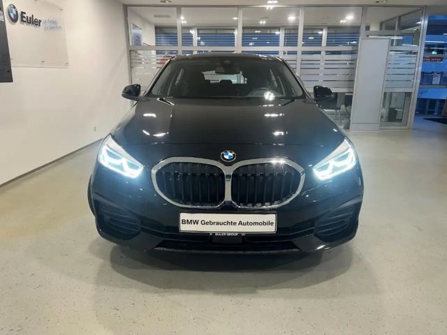 BMW 118 118i 5-deurs Sedan