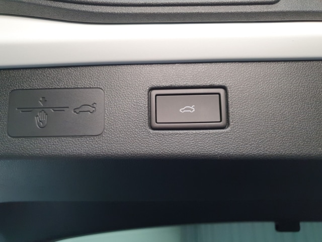 Volkswagen T-Roc 1.5 eTSI DSG R-Line