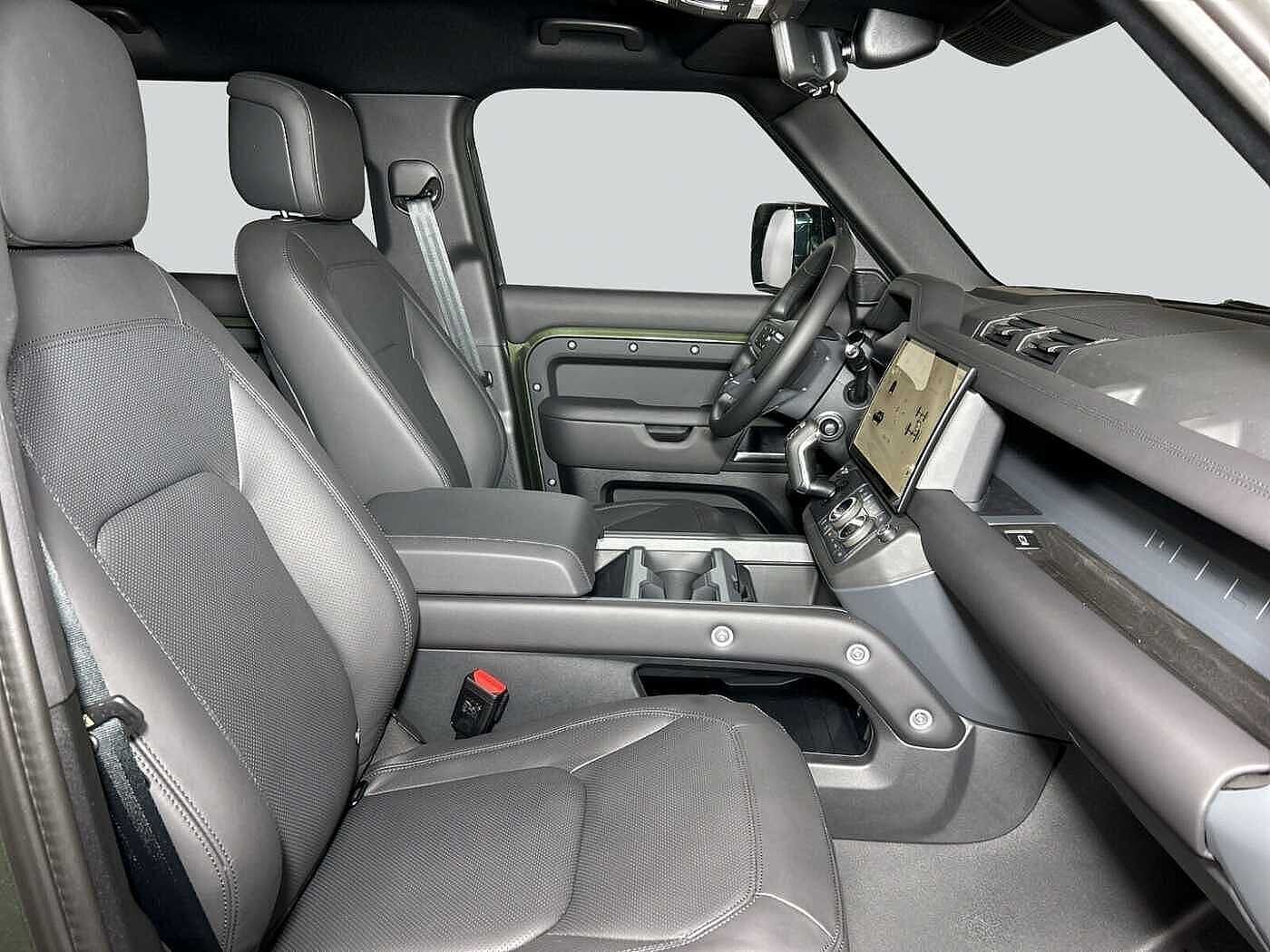 Land Rover Defender 110