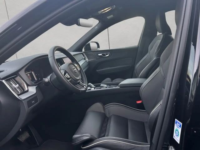 Volvo XC60 AWD Dark Plus