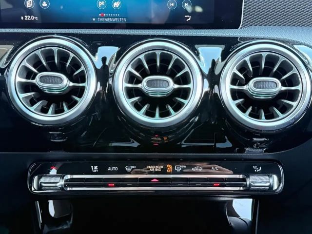 Mercedes-Benz CLA 200 °Shzg°Navi°TWA°Spur°RFK°BT