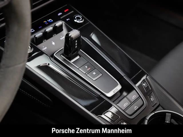 Porsche 992 4 Cabrio Carrera GTS