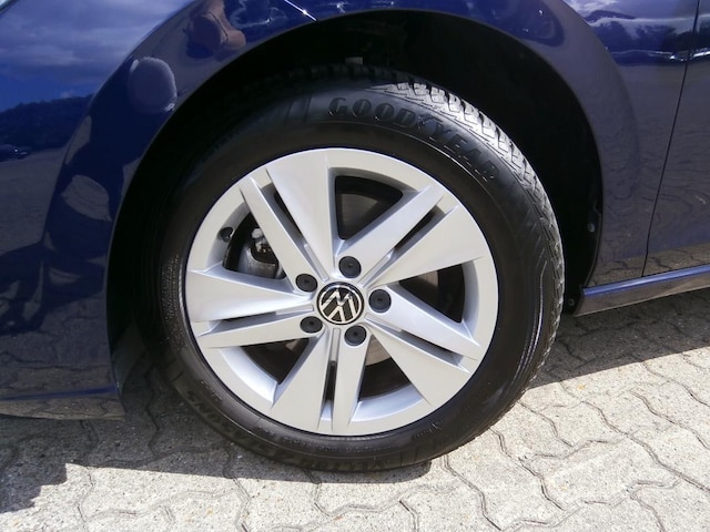 Volkswagen Golf Life Variant