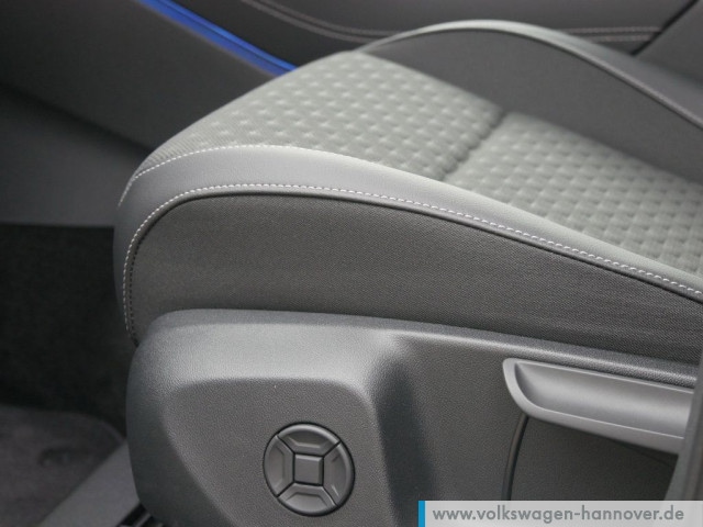 Volkswagen T-Roc 1.5 eTSI DSG IQ.Drive R-Line