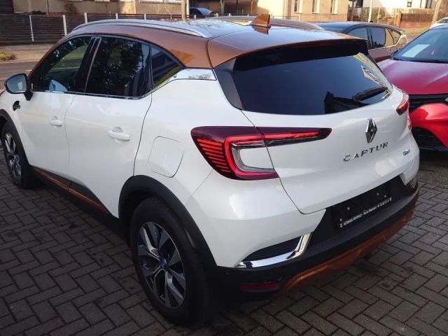 Renault Captur E-Tech Intens