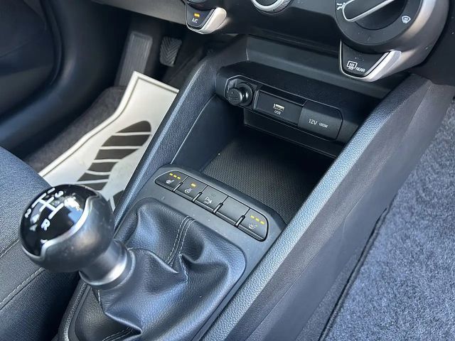 Kia Stonic Play Titan