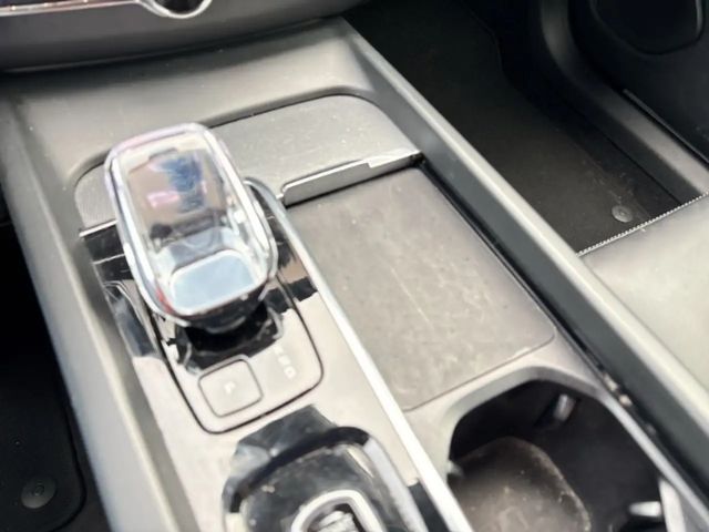 Volvo XC60 Dark Plus