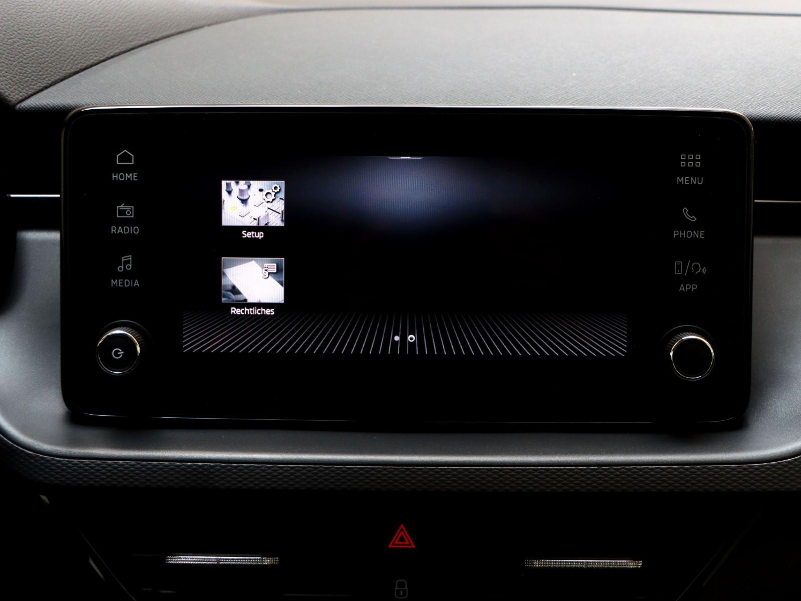 Skoda Scala 1.0 Essence DSG 116PS-AHK LED PDC Tempomat