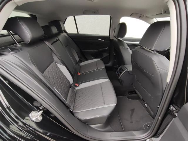 Volkswagen Golf 1.5 eTSI DSG