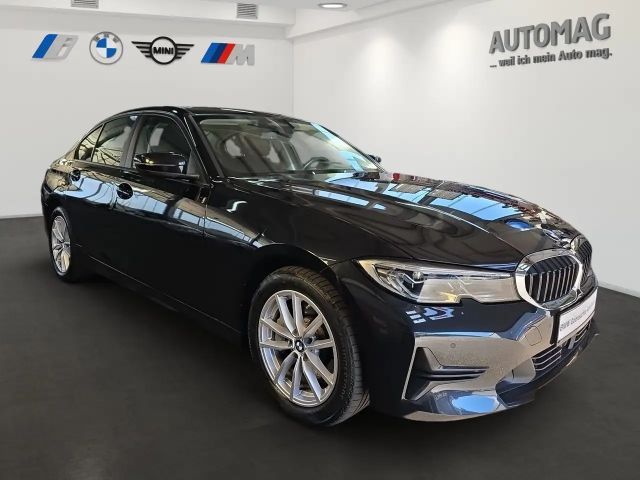 BMW 330 330e Sedan
