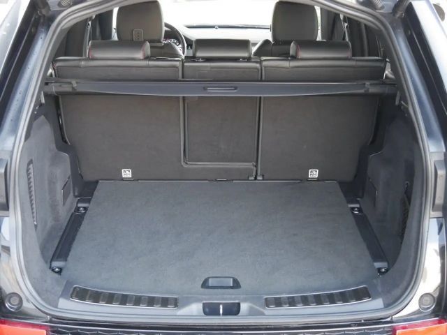 Land Rover Discovery Sport P300e