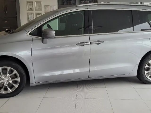 Chrysler Pacifica Touring