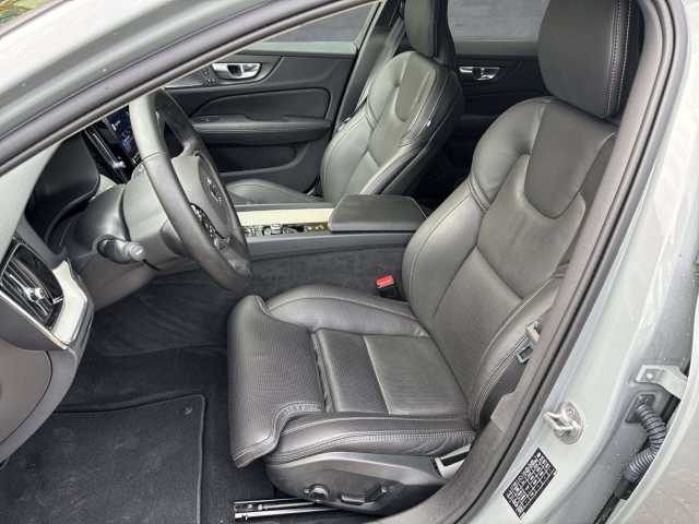 Volvo V60 Cross Country AWD Plus