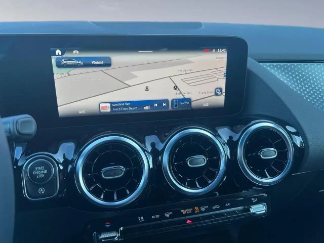 Mercedes-Benz B 200 Progressive Sedan