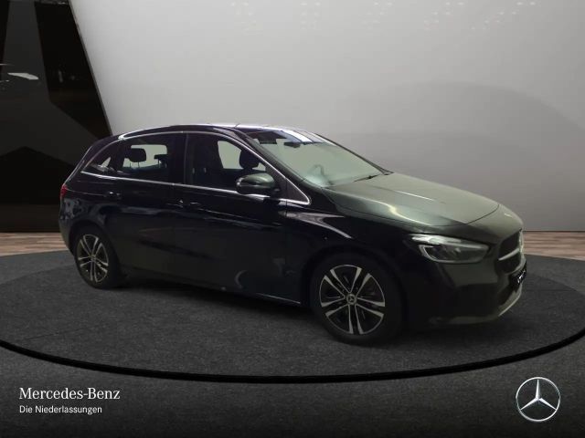 Mercedes-Benz B 220 4MATIC Progressive Sedan