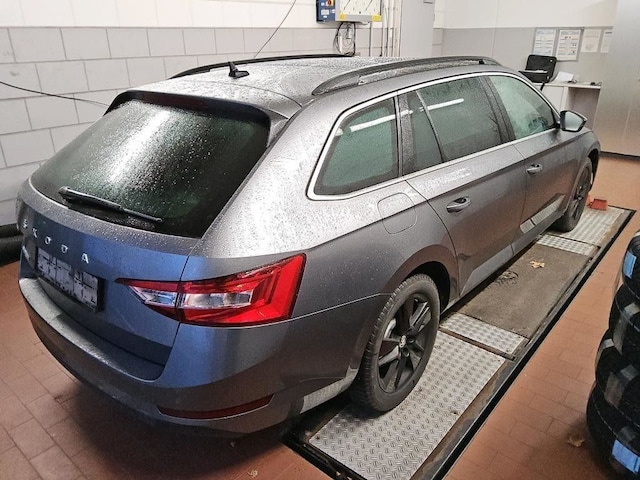 Skoda Superb 2.0 TDI Ambition Combi