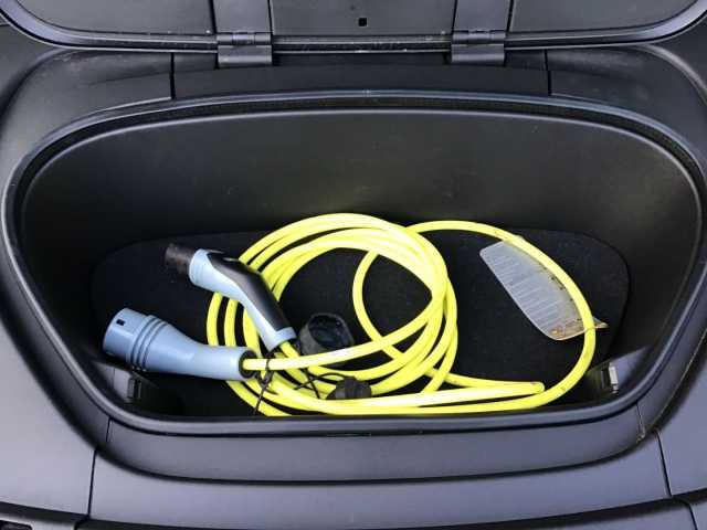 Volvo XC40 Core Recharge