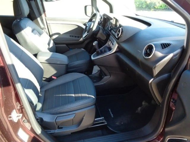 Mercedes-Benz T 180 T 180,NAVI,KAMERA,LED,SPUR,NP:43.790,-EURO