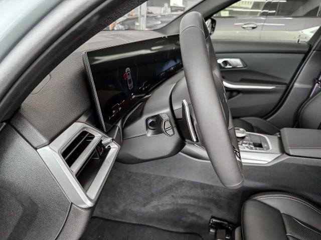 BMW 320 320i M-Sport Sedan