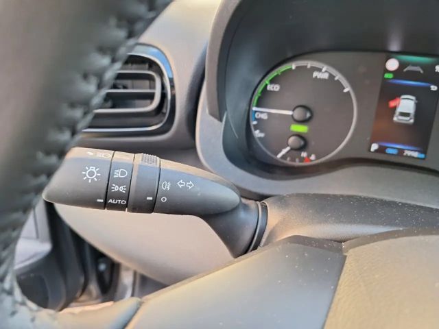 Mazda 2 Hybrid Centre Line