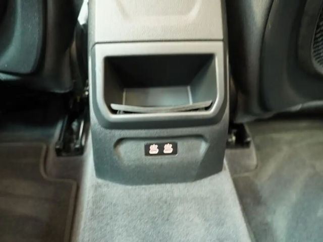 BMW 118 118i 5-deurs Advantage pakket Sedan