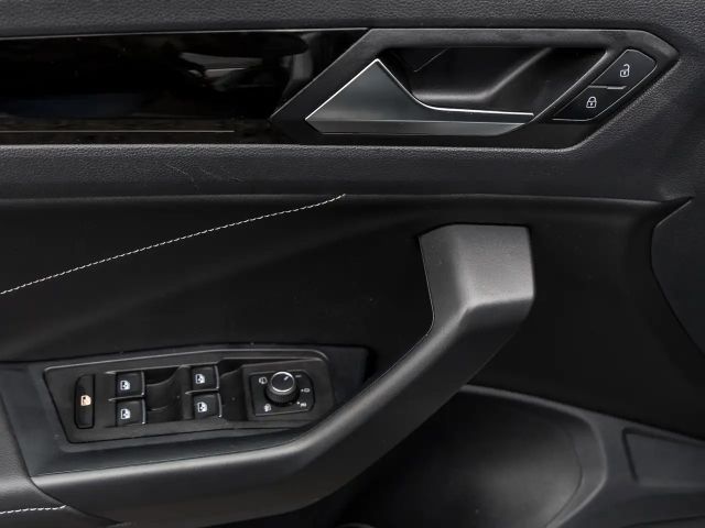 Volkswagen T-Roc 1.5 TSI DSG R-Line