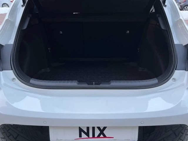 Toyota Corolla Hatchback Team D