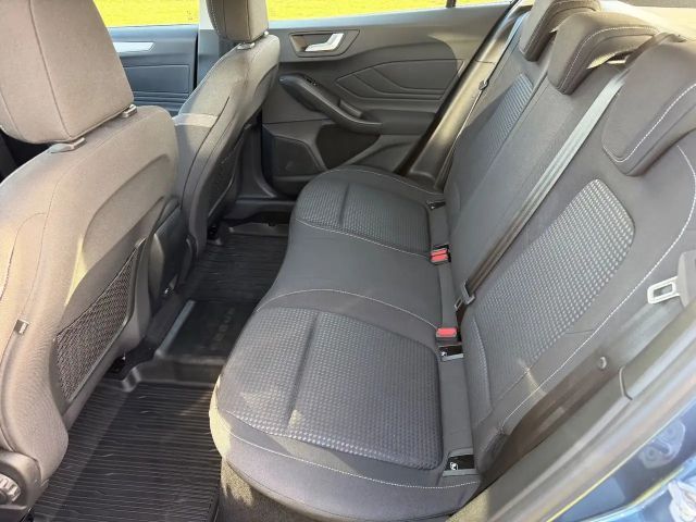 Ford Focus Cool & Connect Wagon