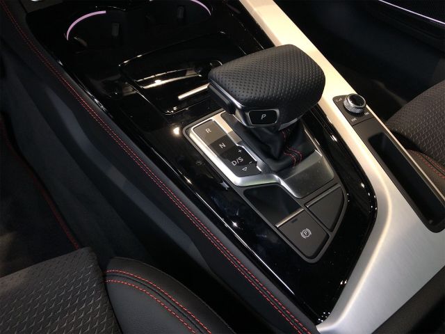 Audi A4 40 TDI Avant S-Line S-Tronic