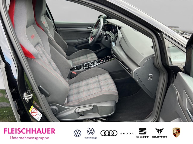 Volkswagen Golf 2.0 TSI DSG Golf VIII
