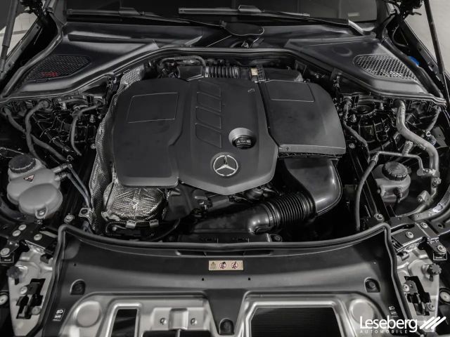 Mercedes-Benz E 220 AMG Line E 220 d Sedan