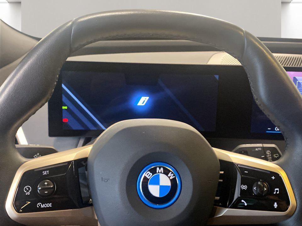 BMW iX xDrive40
