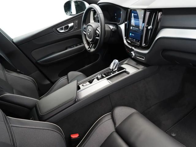 Volvo XC60 AWD Dark Plus