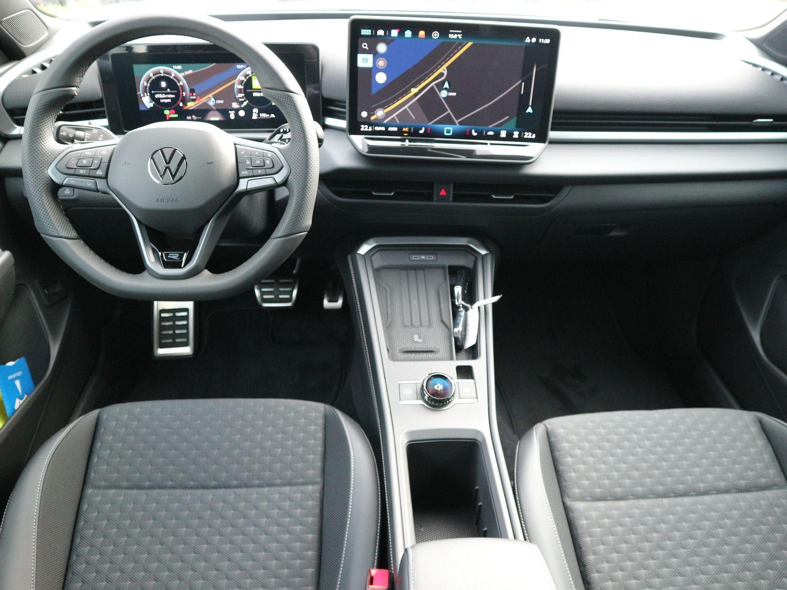 Volkswagen T-Roc 1.5 eTSI DSG R-Line