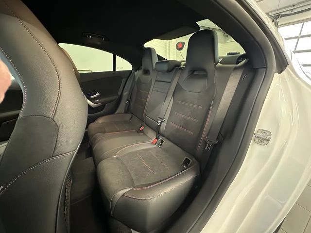 Mercedes-Benz CLA 200 AMG Line Coupé