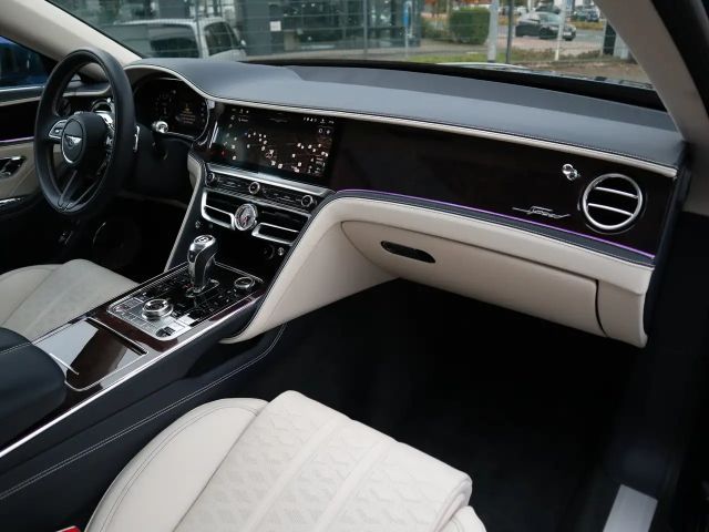 Bentley Flying Spur Hybrid V8