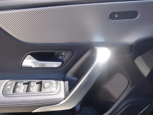 Mercedes-Benz CLA 180 CLA 180 d