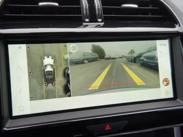 Jaguar XE AWD R-Dynamic SE