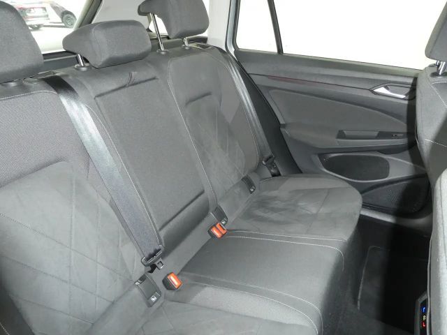 Volkswagen Golf Style Variant