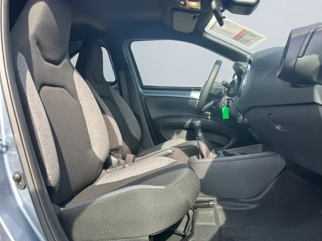 Toyota Aygo X Business Hatchback