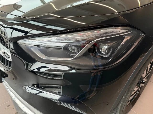 Mercedes-Benz GLA 200 4MATIC GLA 200 d