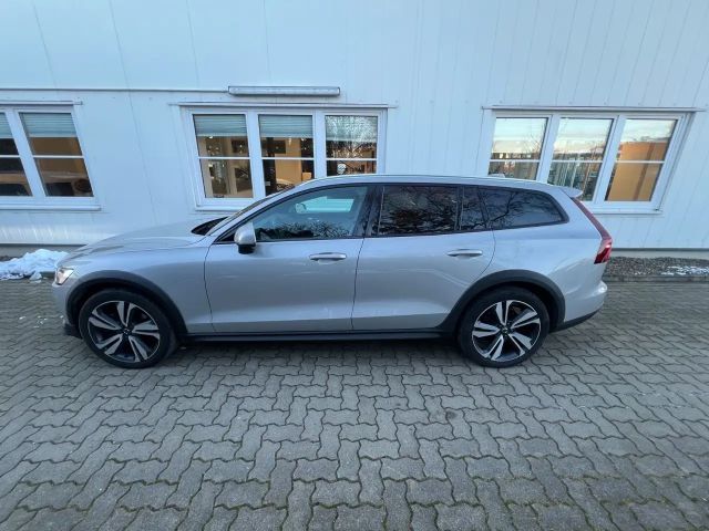 Volvo V60 Cross Country AWD Plus
