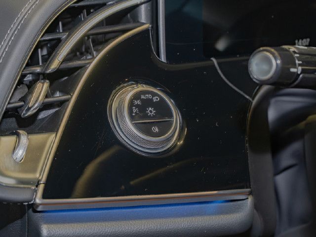 Mercedes-Benz E 200 Sedan