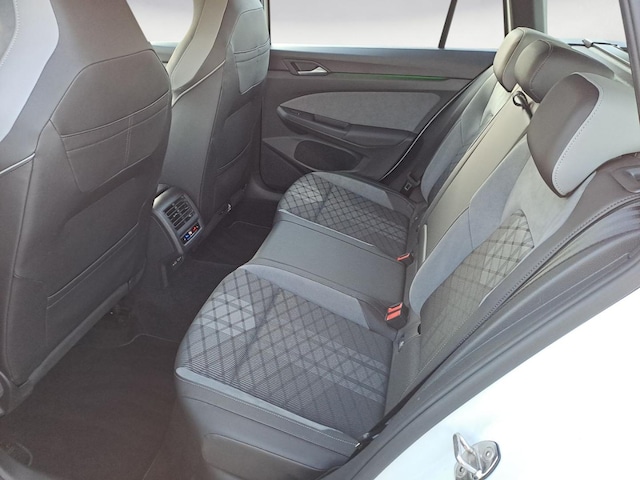 Volkswagen Golf 1.5 TSI R-Line Variant