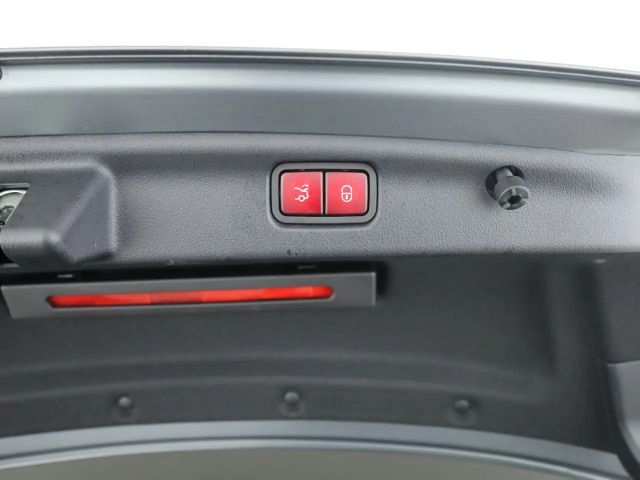 Mercedes-Benz C 300 AMG Line Sedan