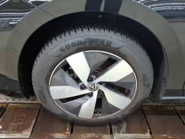 Volkswagen Passat 1.5 eTSI Business Variant