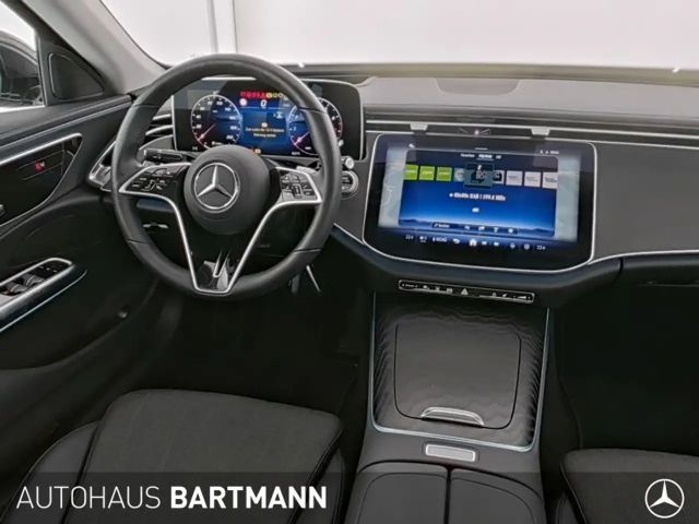 Mercedes-Benz E 200 Sedan